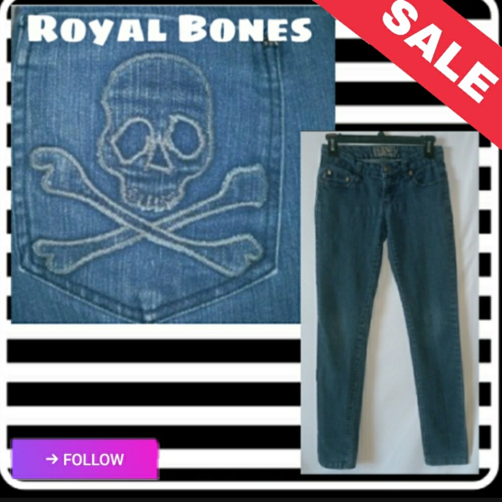 📣All Womens Clothing is $15 ea📣